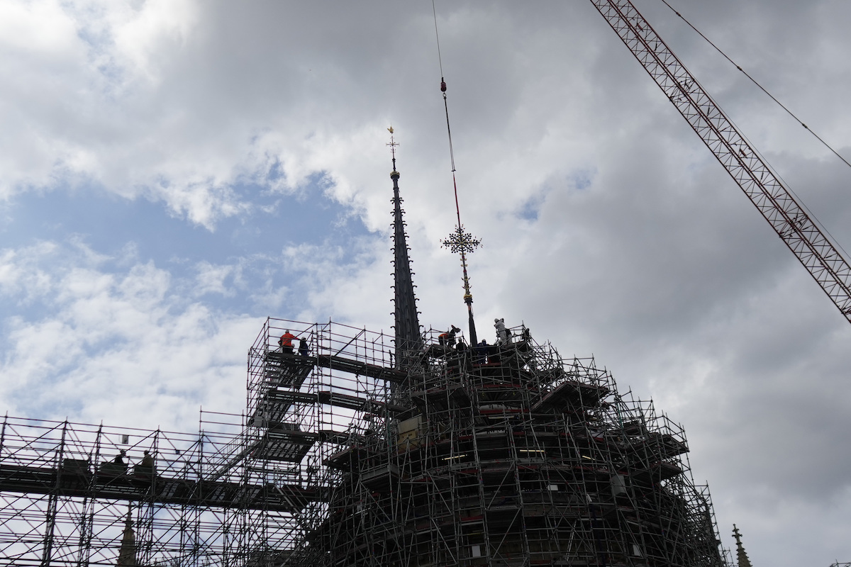 202405_NotreDameReconstruccion_EnEspanol