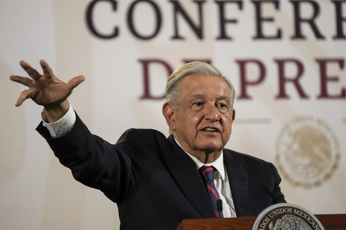 Español: Presidente mexicano 04/16/24