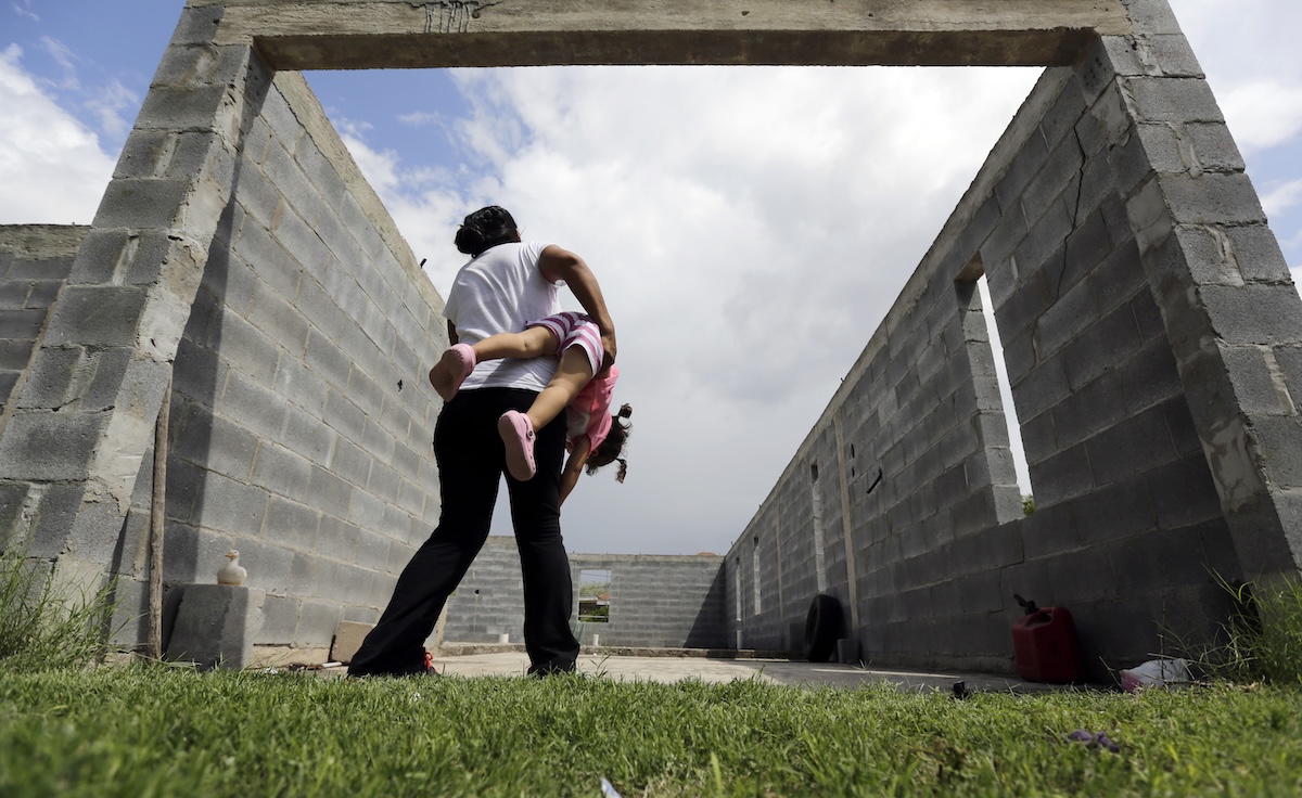 Birthright citizenship story — woman in U.S. illegally with child born here, Sullivan City, Texas, 2015