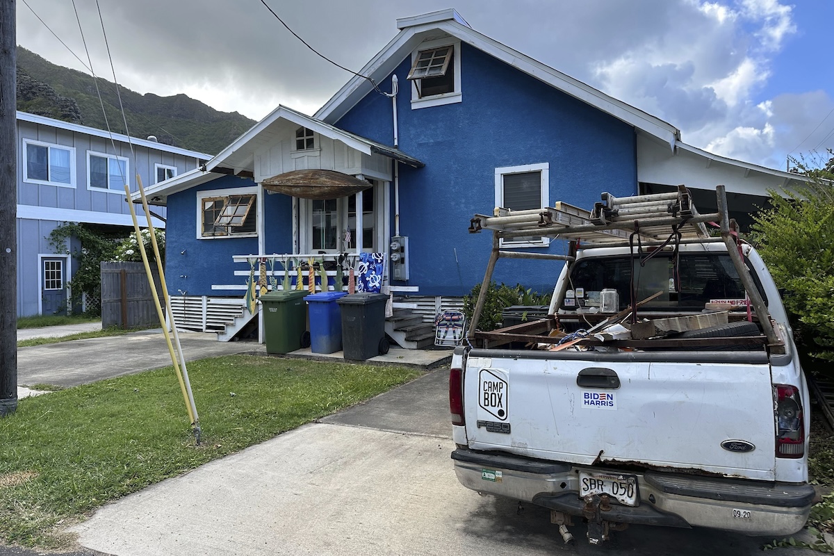 Ryan Routh's house: truck with Biden sticker - 09-17-2024