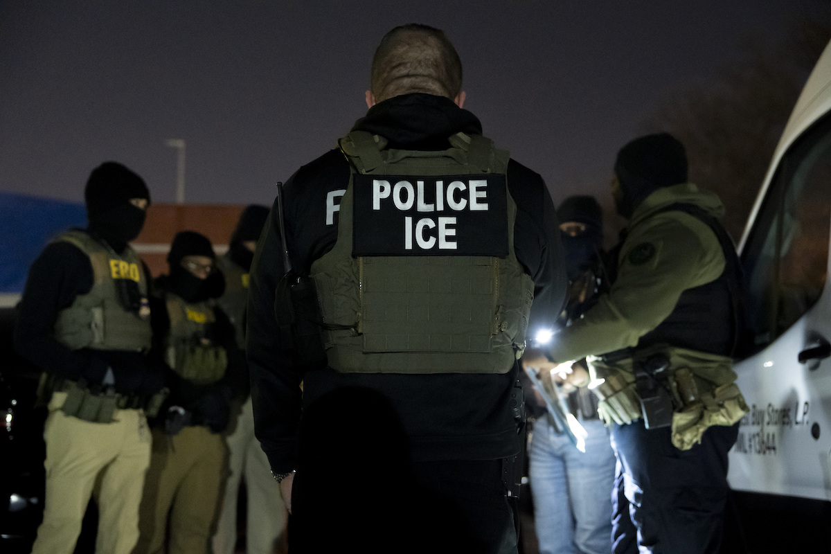 Oficiales de USCIS 01-27-25