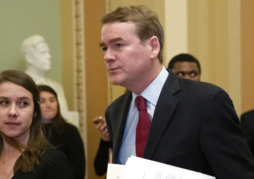 Sen Michael Bennet hallway