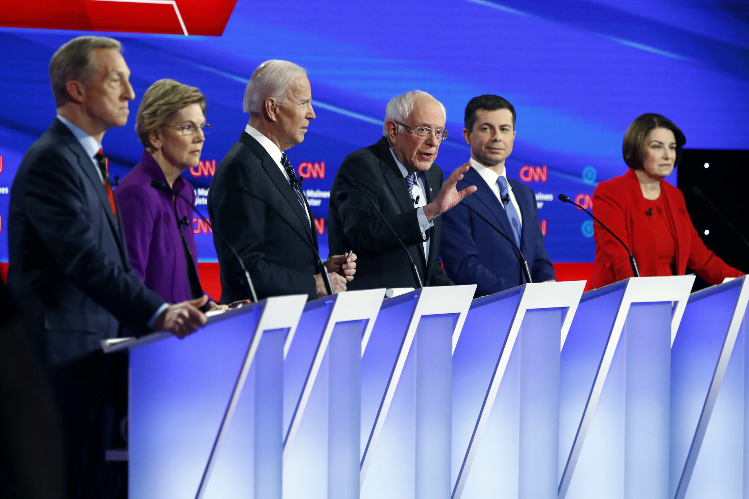 Iowa Dem Debate: Side shot of all candidates on stage