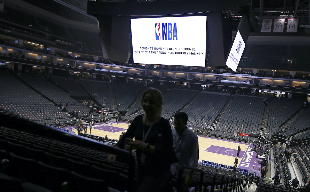 Fans leaving Pelicans-Kings game on March 11, 2020