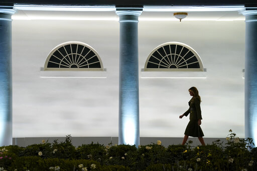 Melania on colonnade