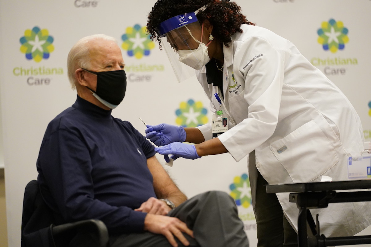 Joe Biden receives vaccine