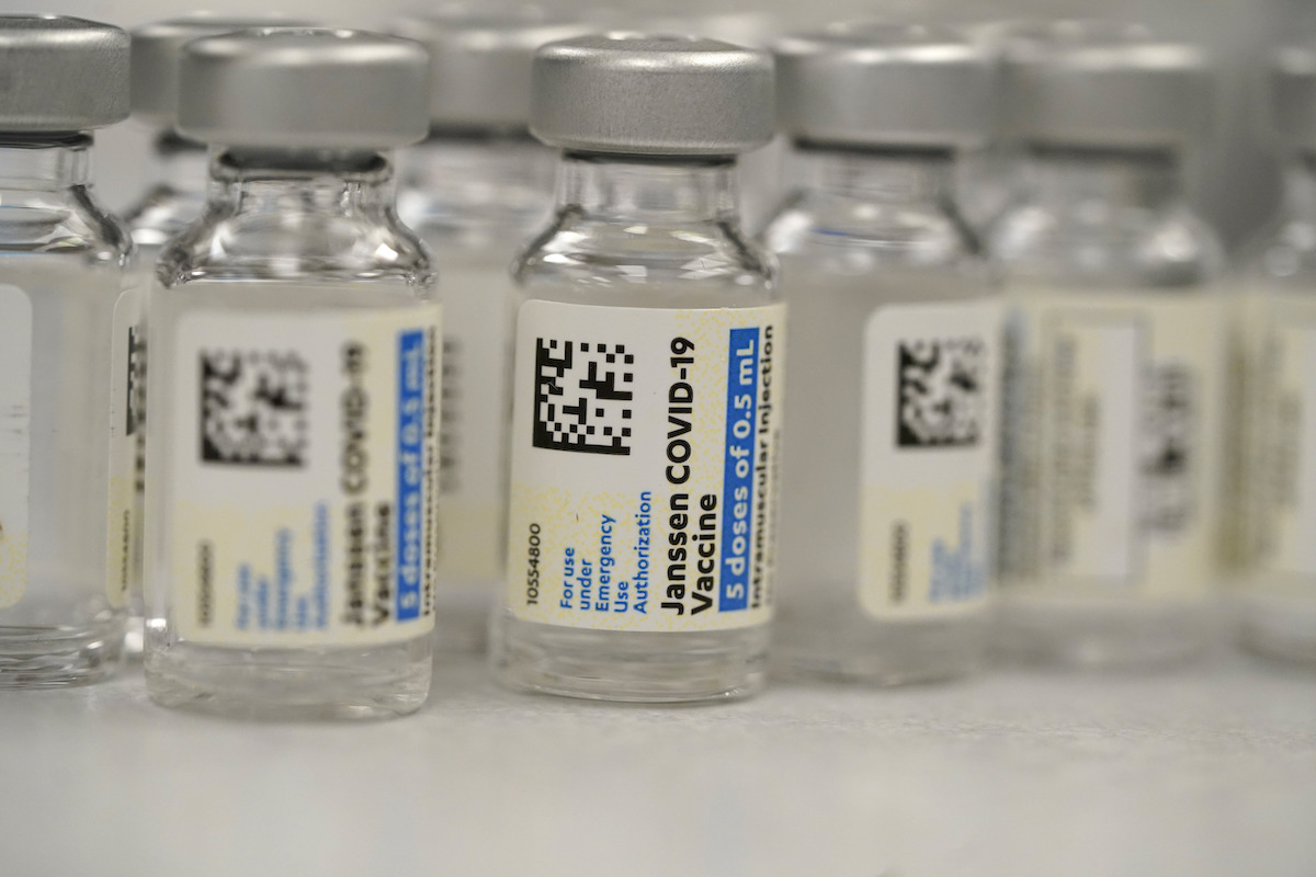 J&J vaccine vials March 2021 art