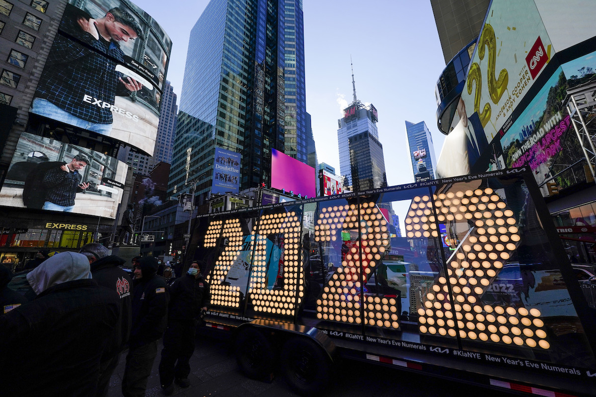 2022 new year's sign NYC