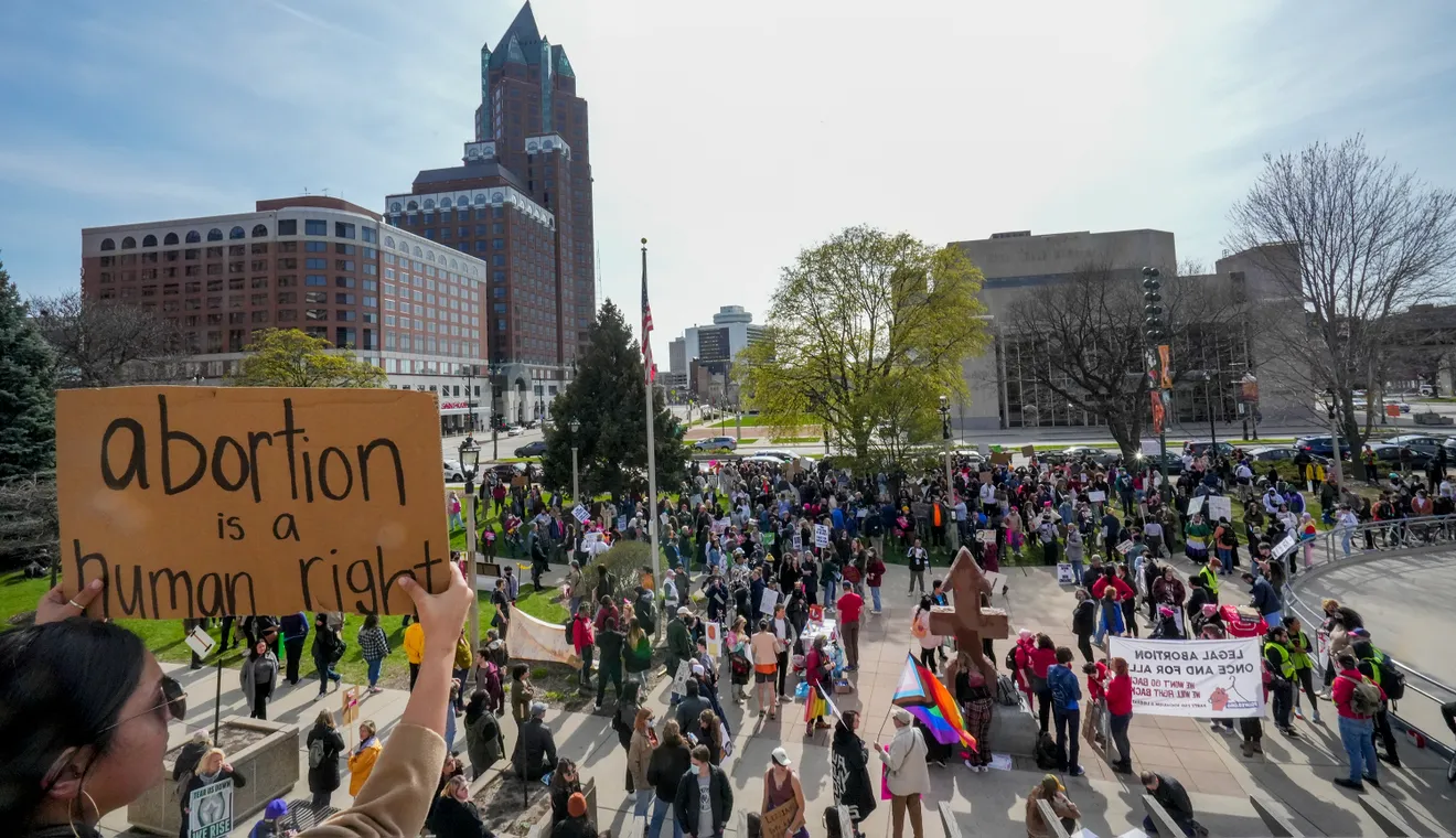 Abortion rights march Milwaukee MJS