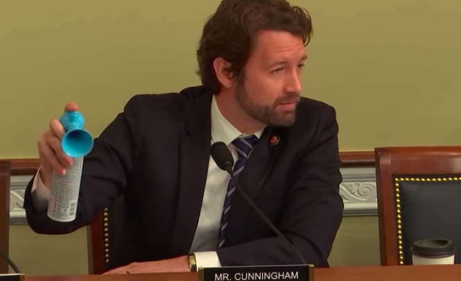 Cunningham with airhorn