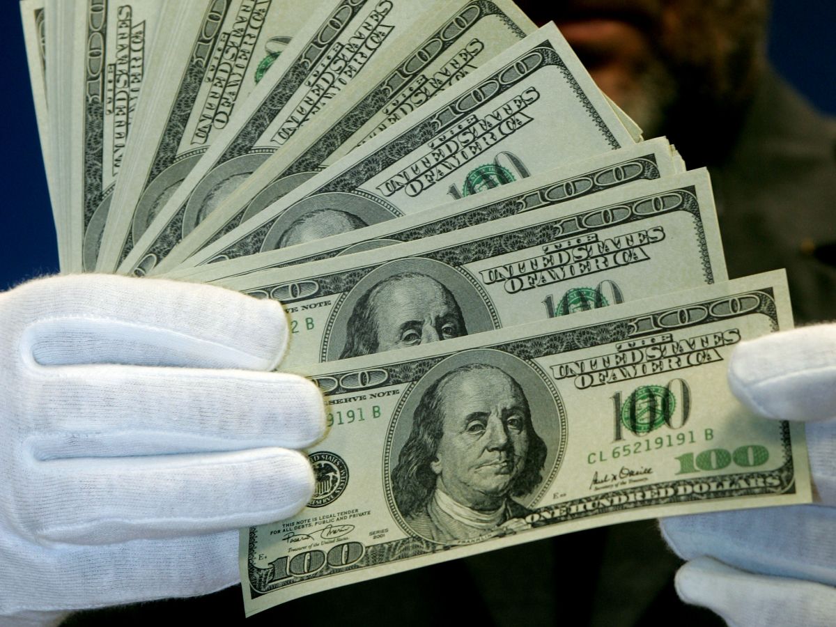 US dollar bills