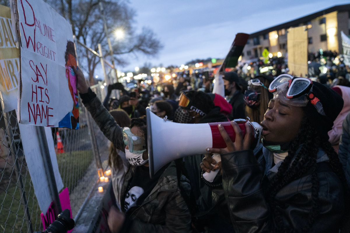 daunte wright protest photo