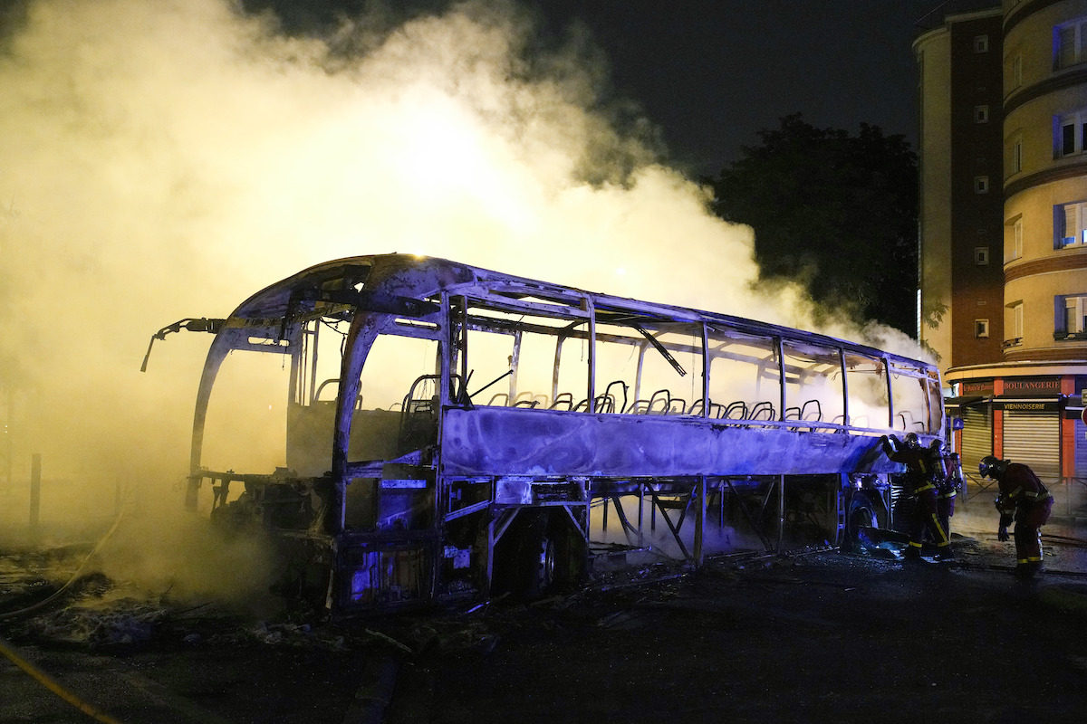 France shooting riots 070123 AP
