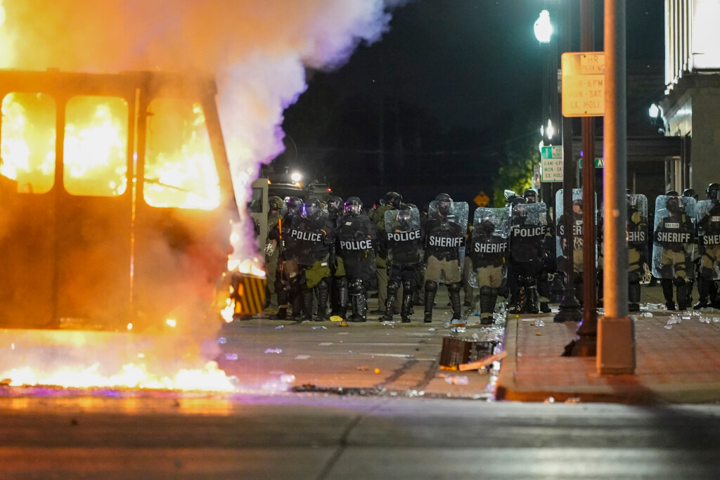 kenosha protest fire