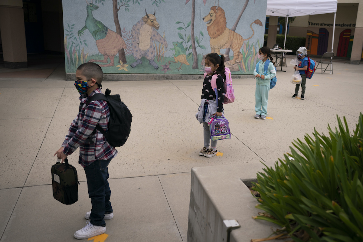 Los Angeles kindergarteners spaced apart 4-13-21