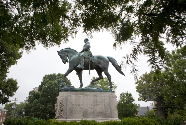 Lee statue