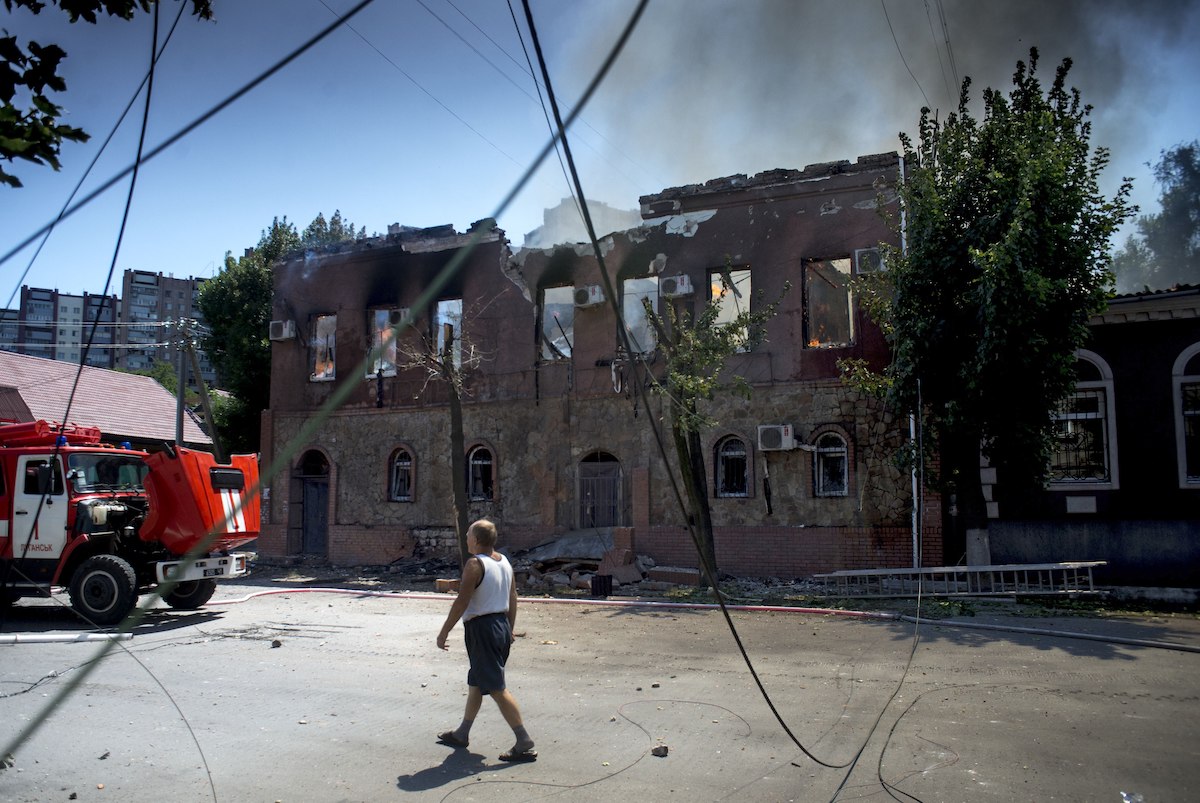 Shell damage home Luhansk