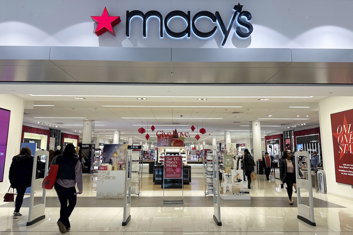 Macy's storefront in mall 12-12-2023