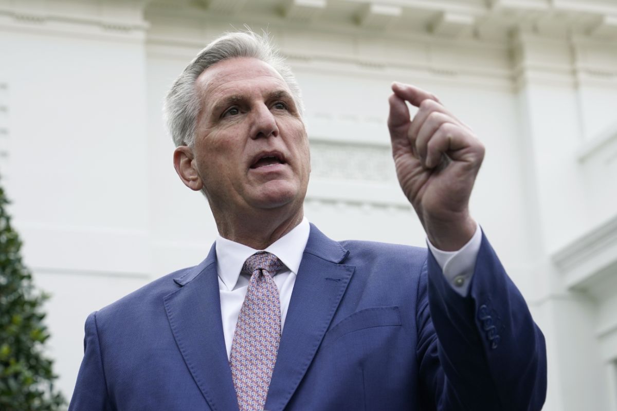 McCarthy outside White House