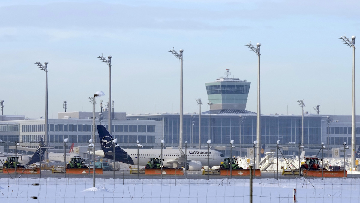 Munich airport after snowstorm, 12-5-2023