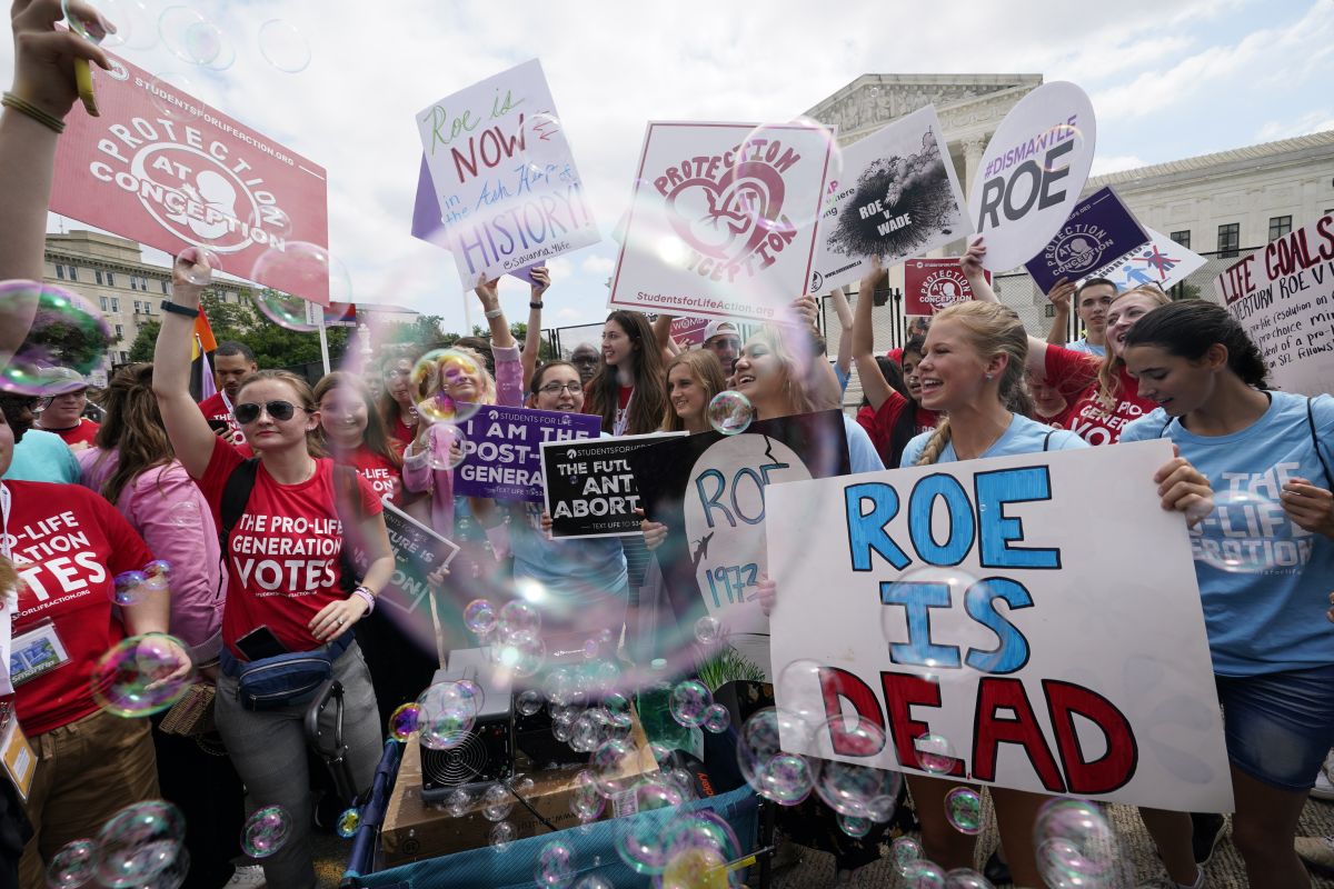 Post-Roe lead art