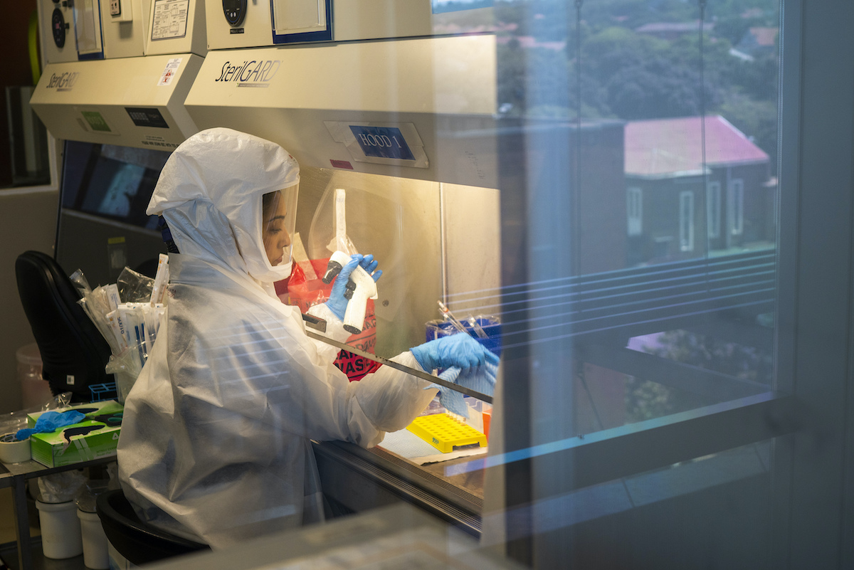 Scientist in South Africa analyzes omicron variant