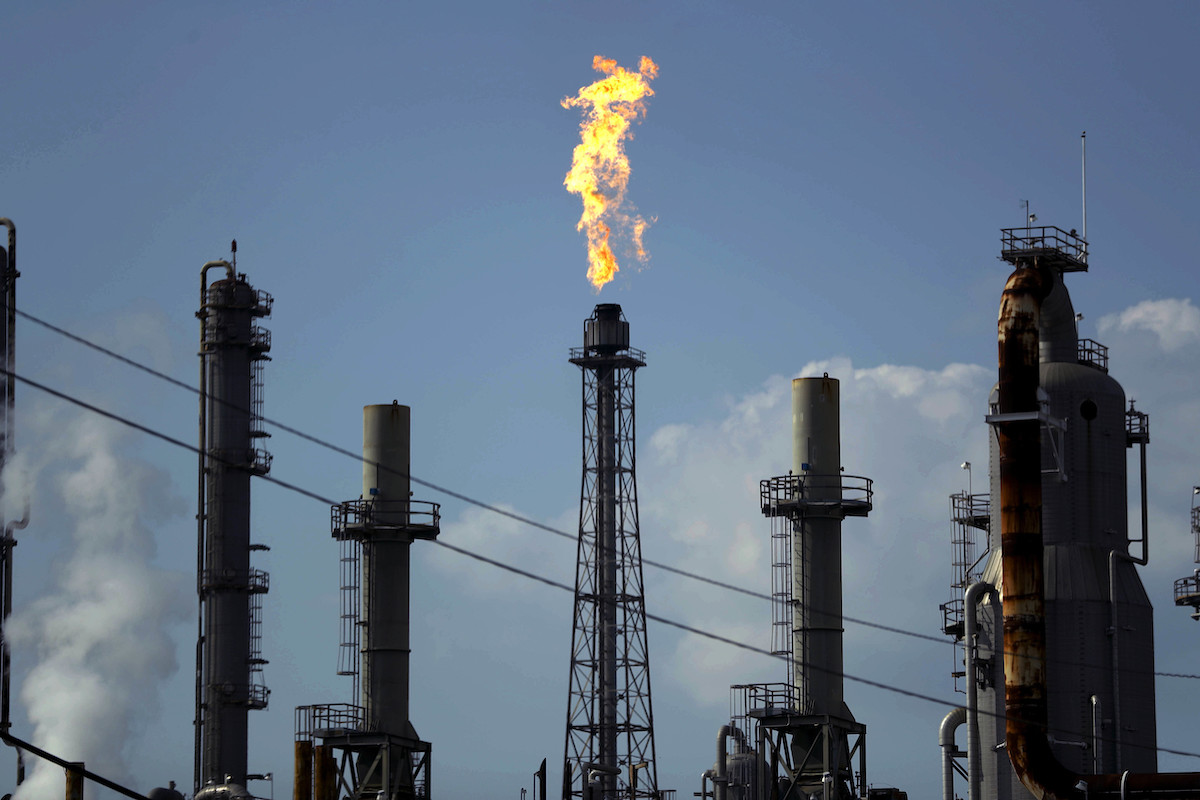 Shell oil refinery