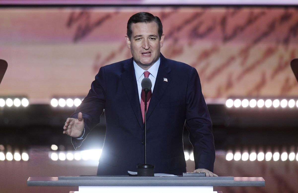 Sen. Ted Cruz addresses the crowd during day three