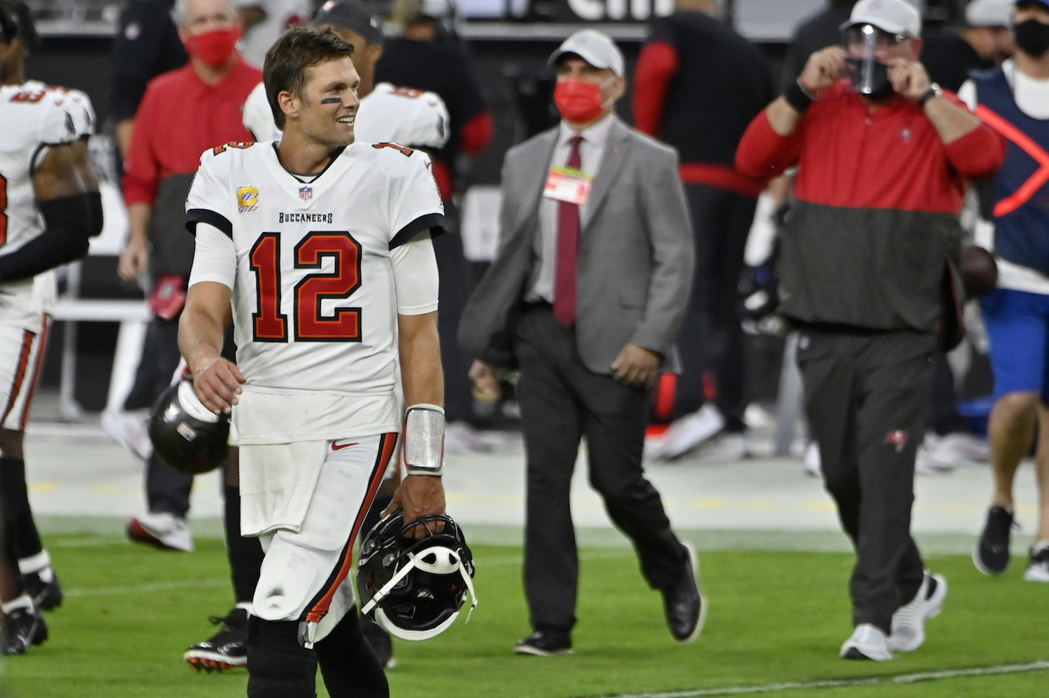 Tom brady Buccaneers on field