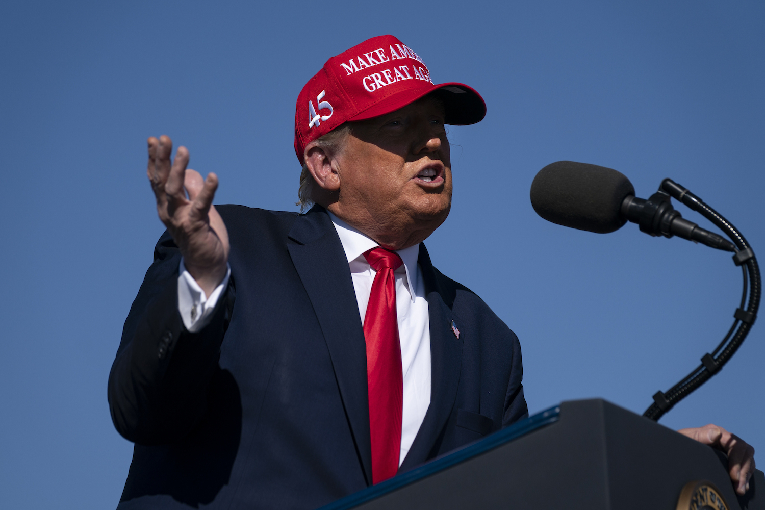 Trump Bullhead Ariz rally