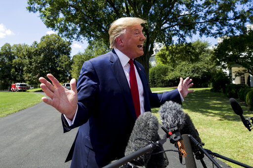 Trump hands up presser Aug. 21 2019