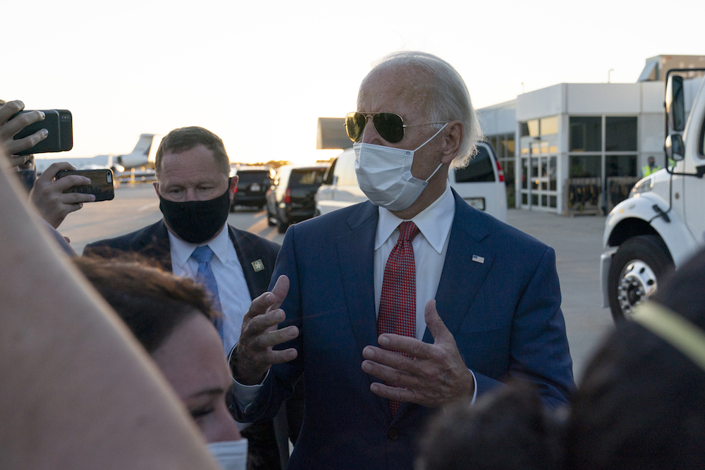 Biden tarmac Milwaukee
