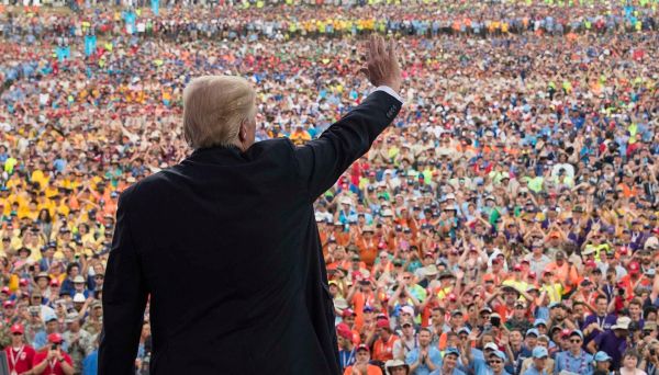 Trump looking out on Scouts