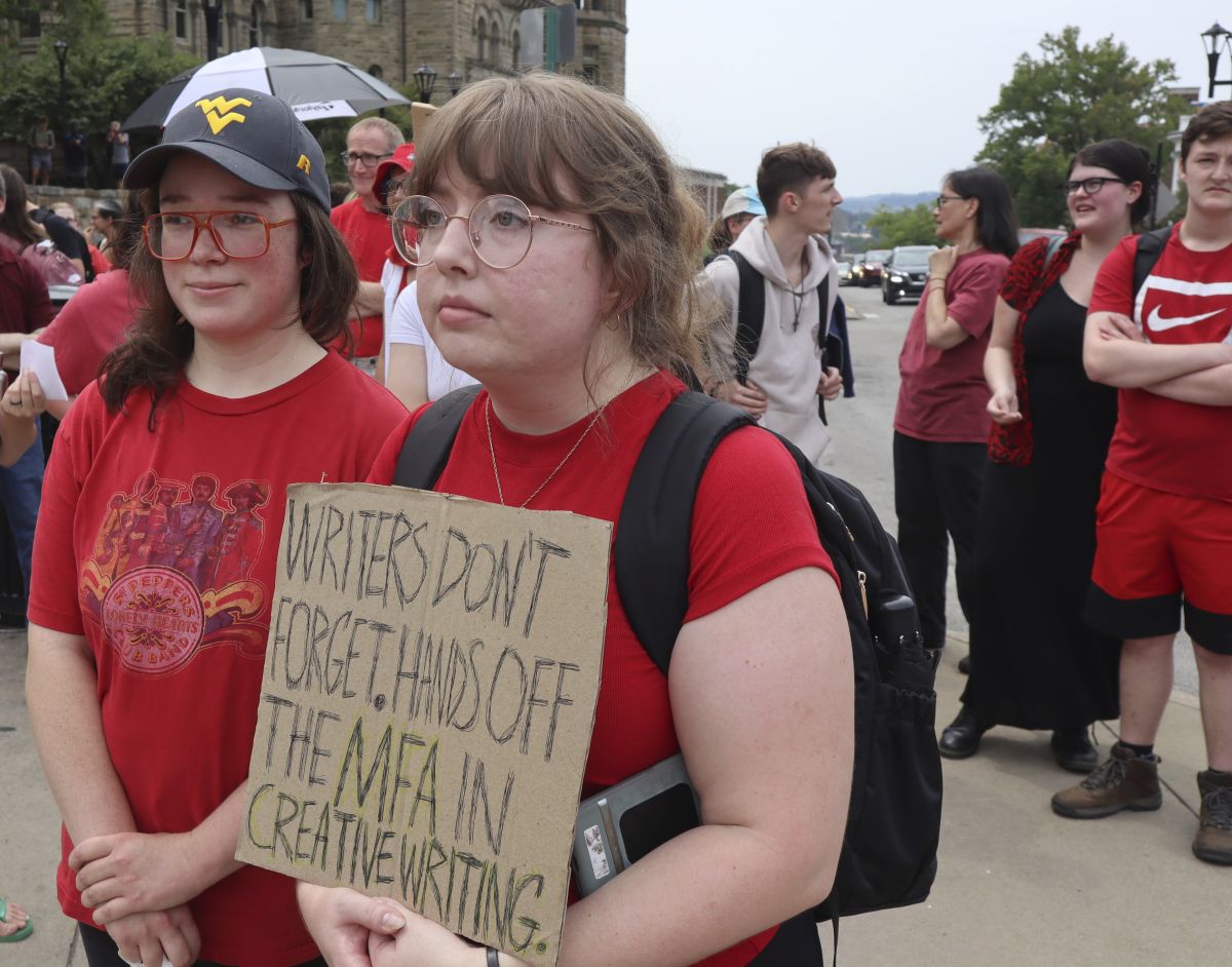 WVU protest pic for unfunded aid