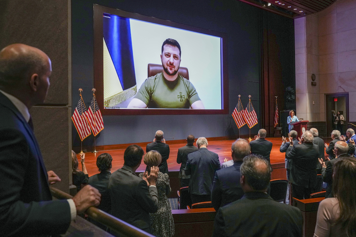 Zelenskky gets standing ovation from Congress