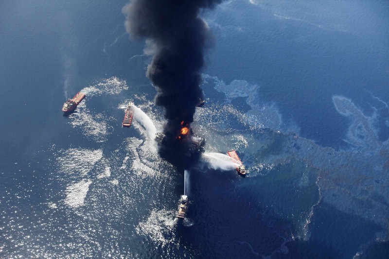 Deepwater Horizon aerial shot