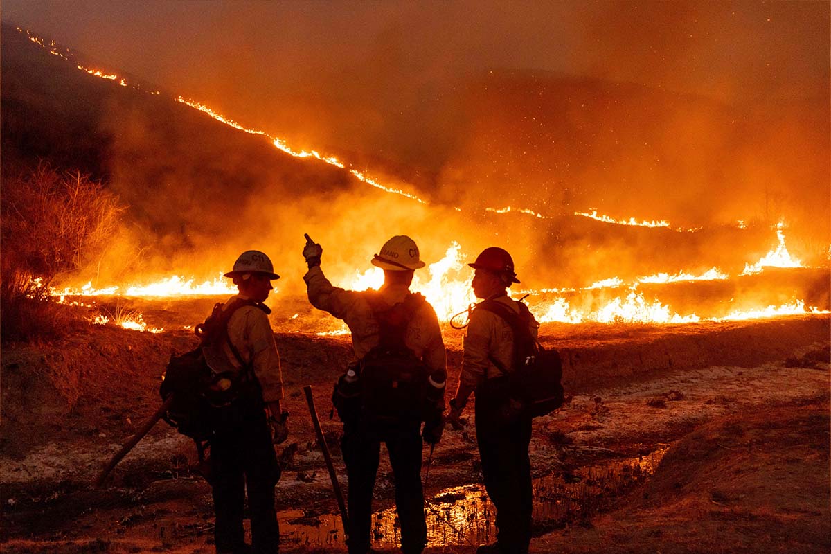 Fire crews in Los Angeles' Wesst Hills section, 1-9-2025