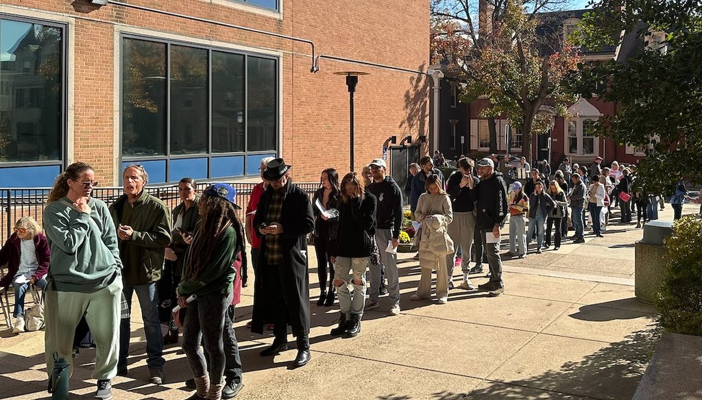 Votantes en fila en Pensilvania 10/29/2024