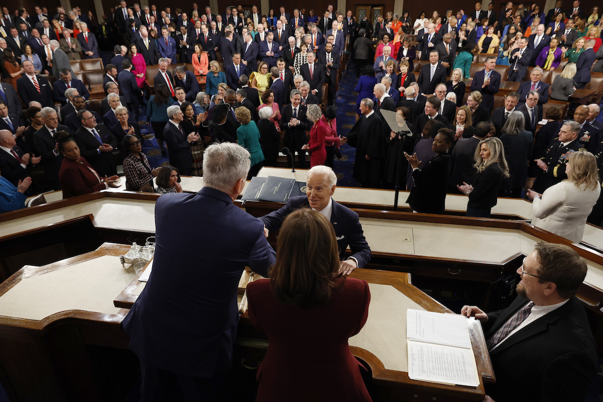 Biden turns around to face McCarthy, Harris 2-7-23