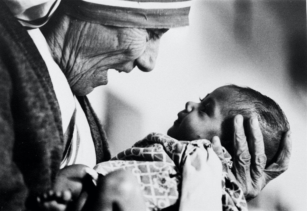 Mother Teresa with infant 1978