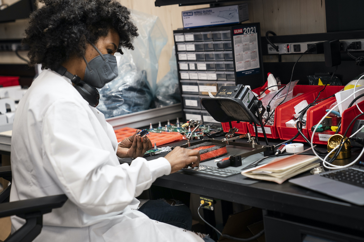 Nanotronics assembly worker