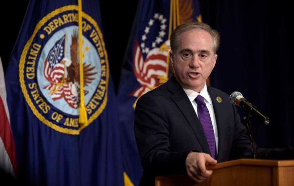 Shulkin at podium