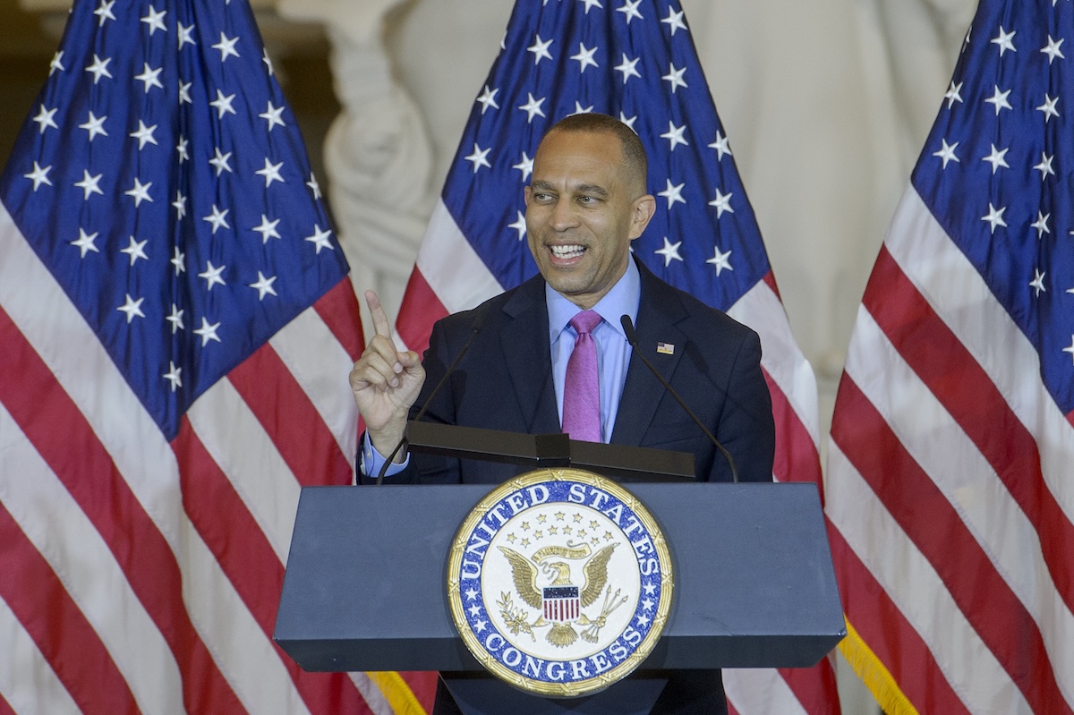 Hakeem Jeffries at lectern April 2025