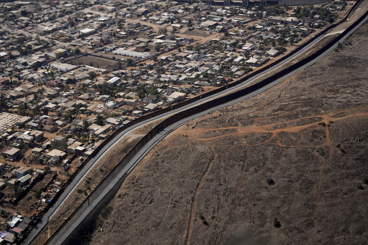 Aeriel image of the U.S. border-Mexico border 01-25