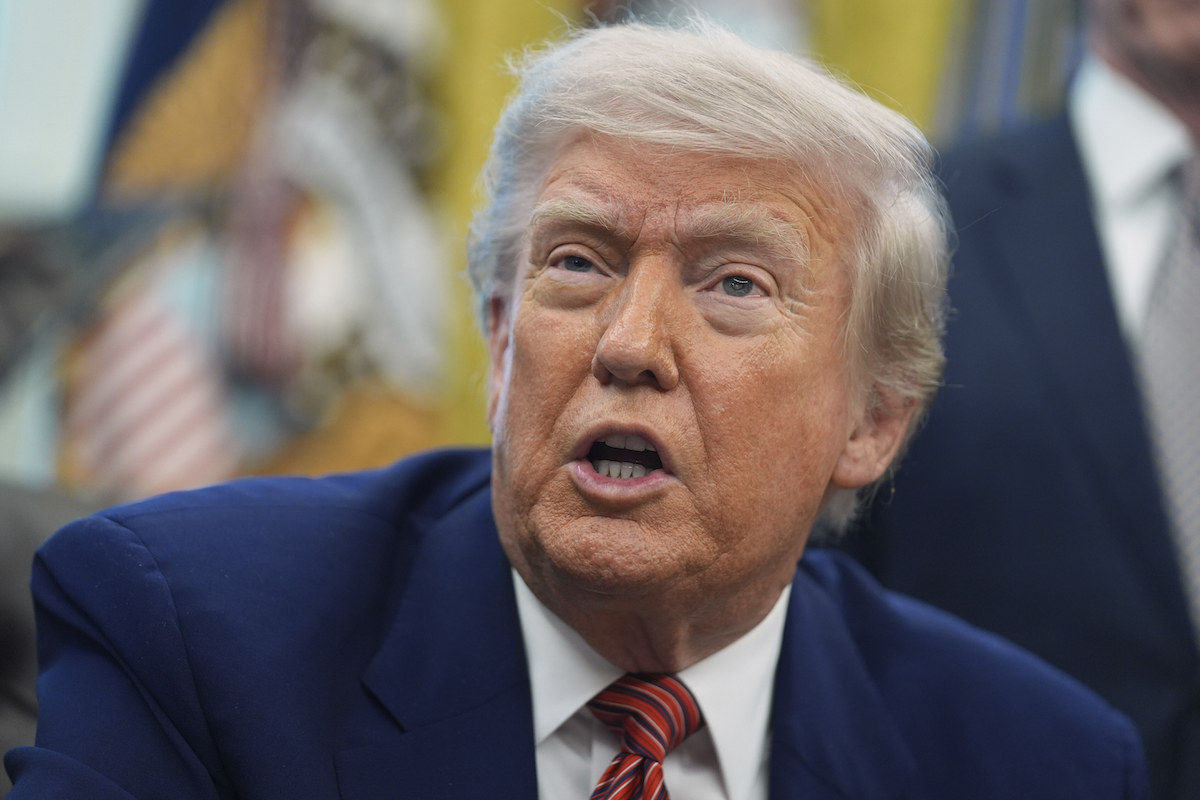 Trump habla con reporteros 05-2025