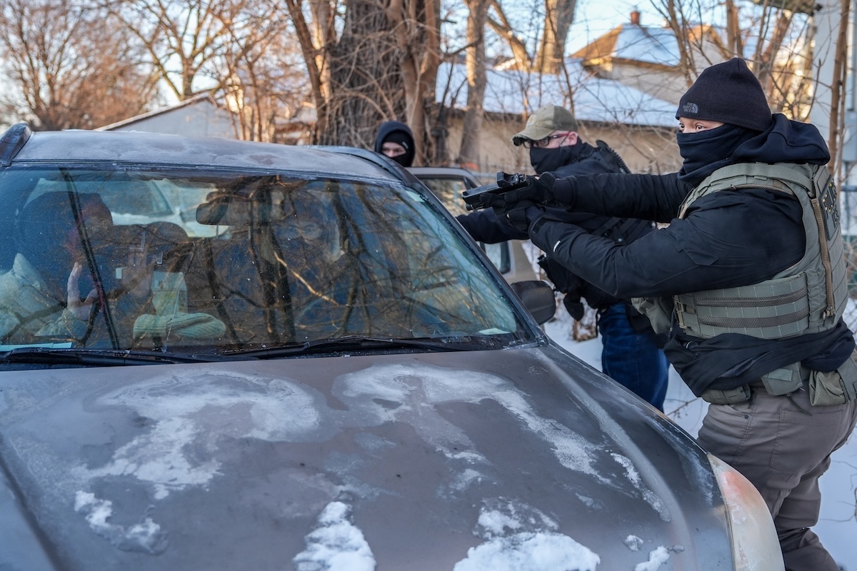 Agents pull gun at car 02-03-26