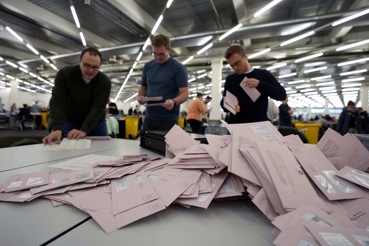 Postal mail voting German 2-23-25
