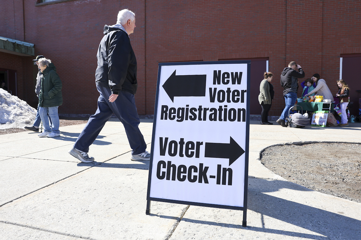 Voter registration sign in New Hampshire 3-11-25