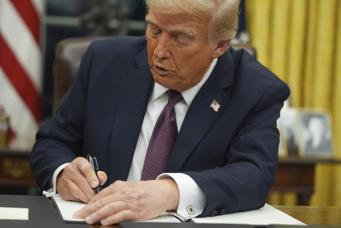 Trump signs birthright citizenship EO 1-20-2025
