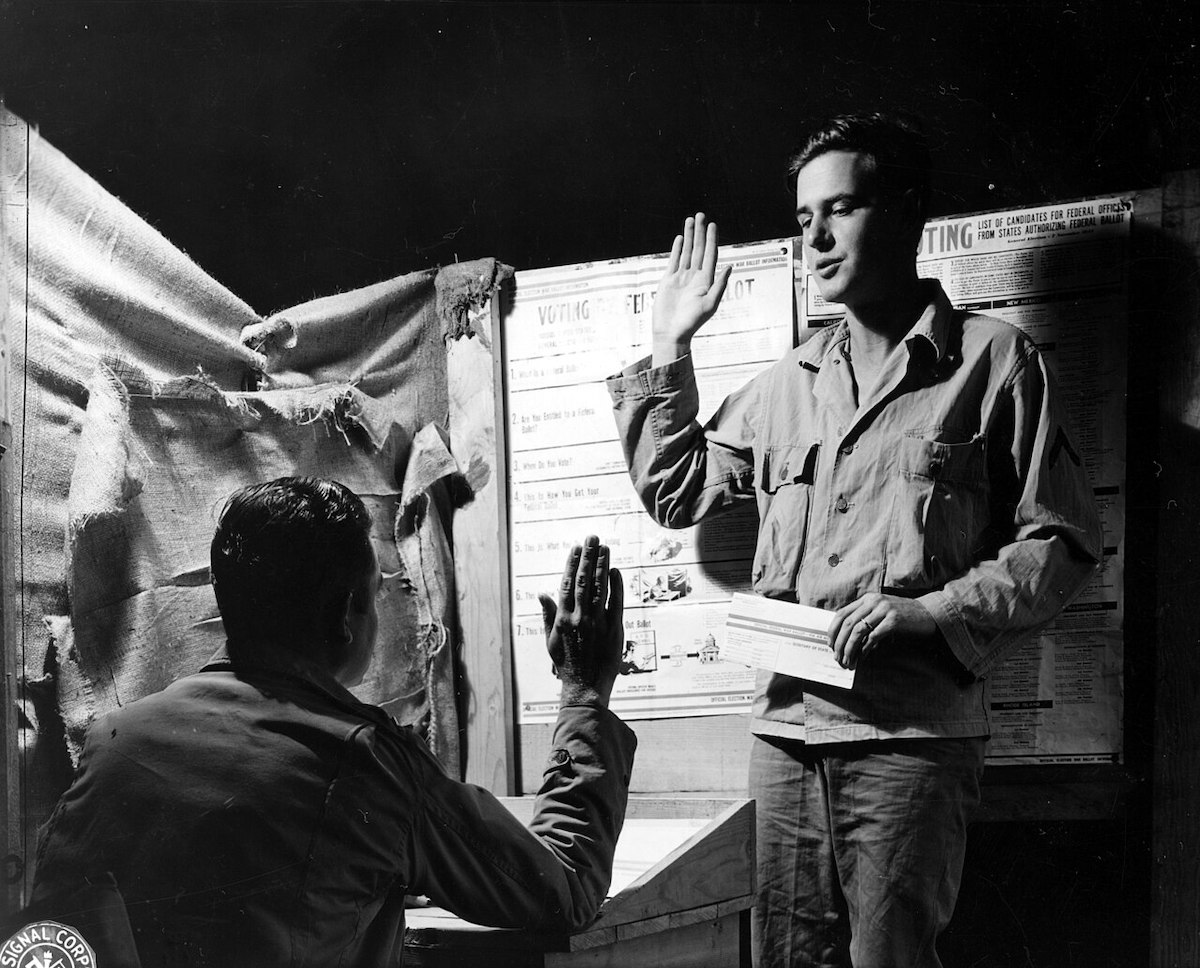 Absentee military voting 1944